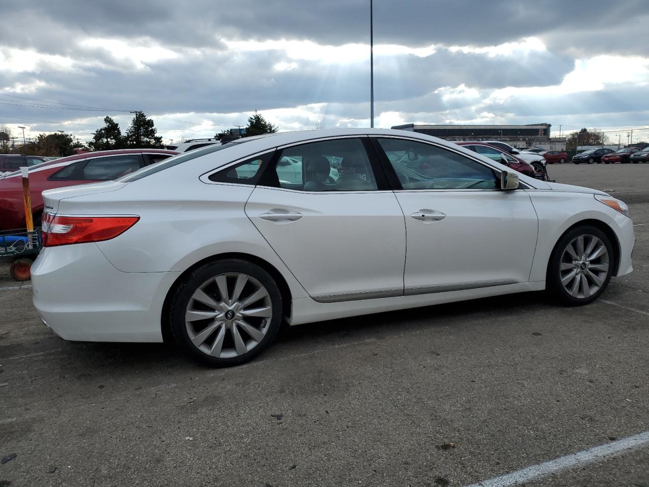Изображение 3 2015 HYUNDAI AZERA LIMITED 2015 с VIN KMHFH4JG7FA439412