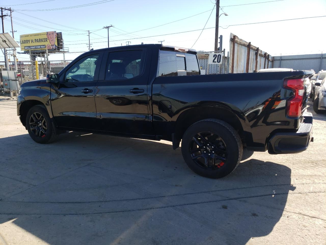 Obraz 2 z 2022 CHEVROLET SILVERADO LTD C1500 RST 2022 z VIN 1GCPWDED8NZ139859