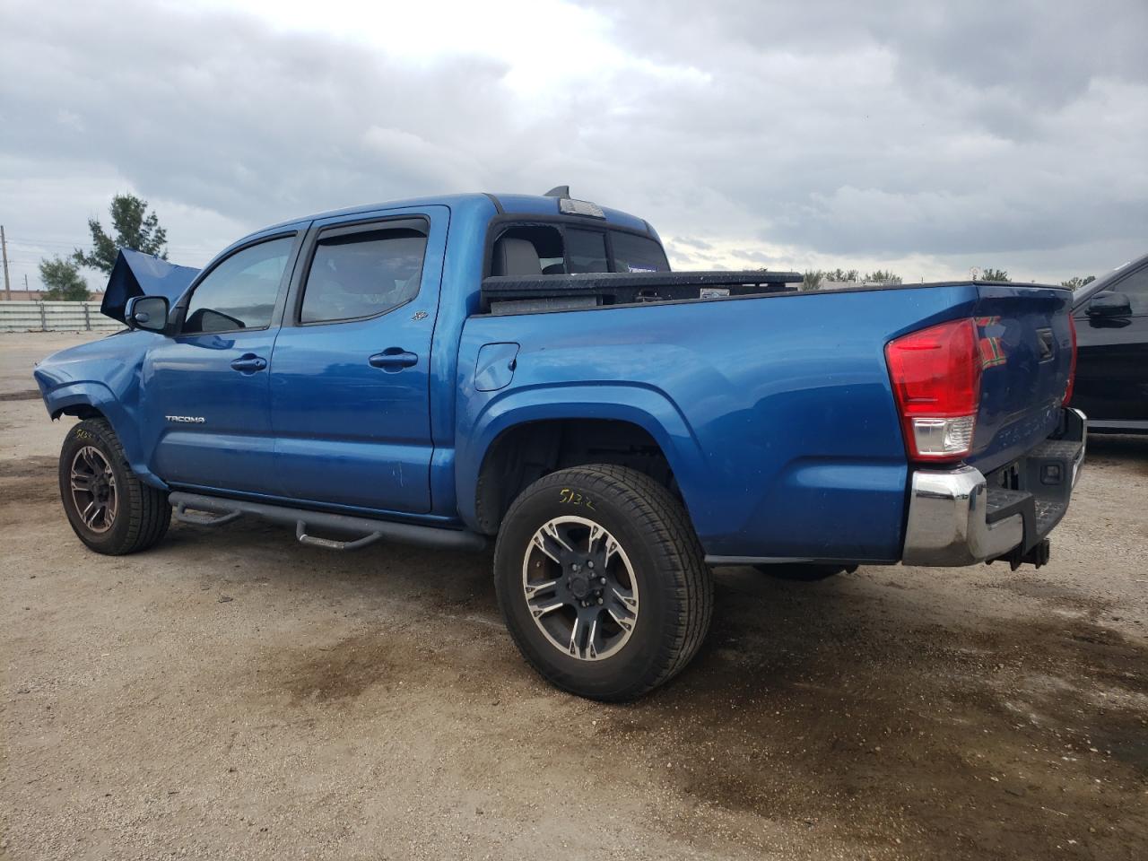 Obraz 2 z 2016 TOYOTA TACOMA DOUBLE CAB 2016 z VIN 5TFAZ5CN6GX006109
