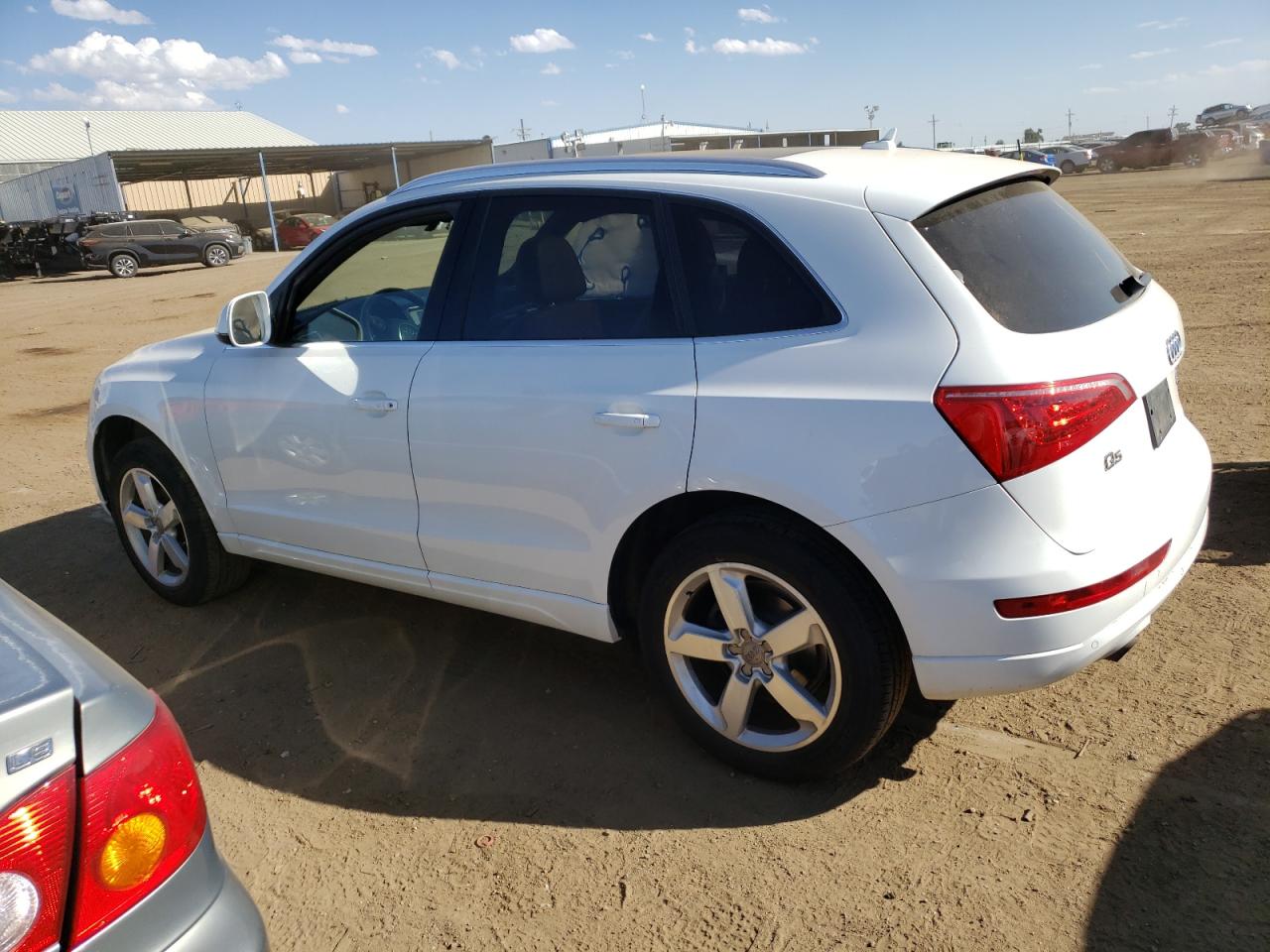 Image 2 of 2011 AUDI Q5 PREMIUM PLUS 2011 with VIN WA1LFAFP4BA023519
