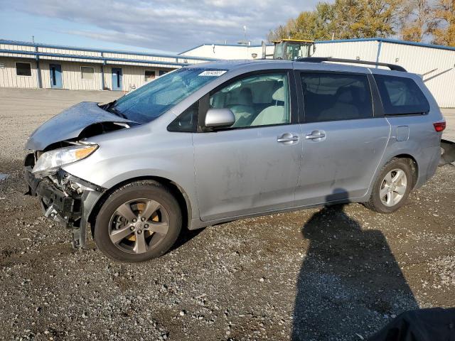 Изображение 1 2016 TOYOTA SIENNA LE 2016 с VIN 5TDKK3DC6GS743875