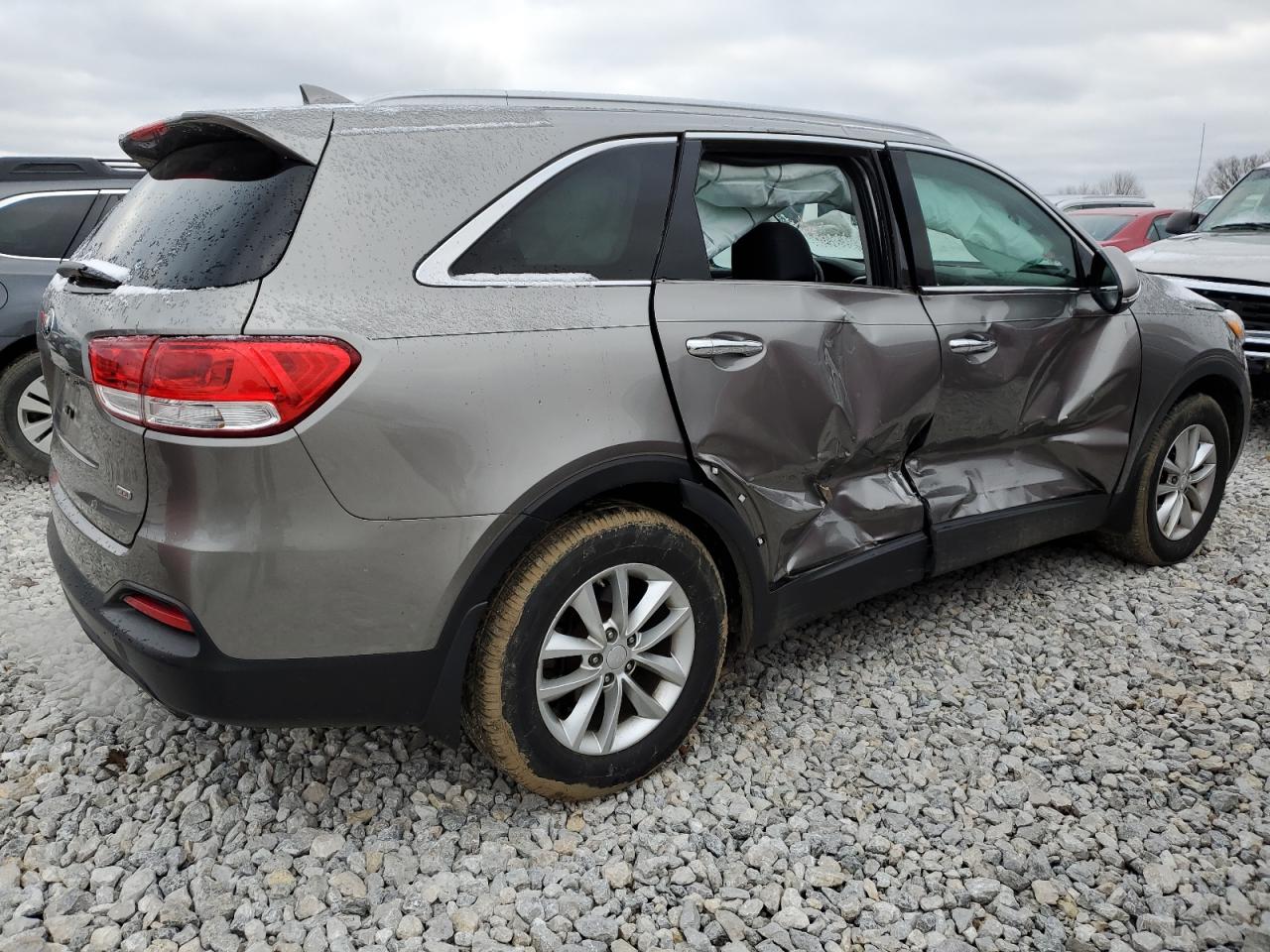 Image 3 of 2017 KIA SORENTO LX 2017 with VIN 5XYPGDA39HG262406