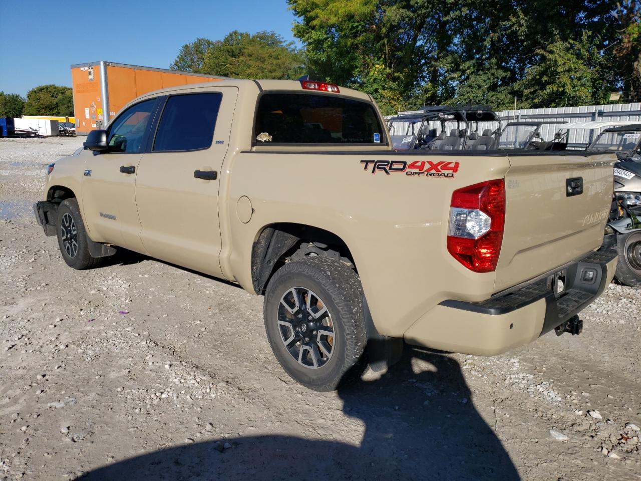 Изображение 2 Toyota Tundra Crewmax Sr5 2020 с VIN 5TFDY5F11LX920299