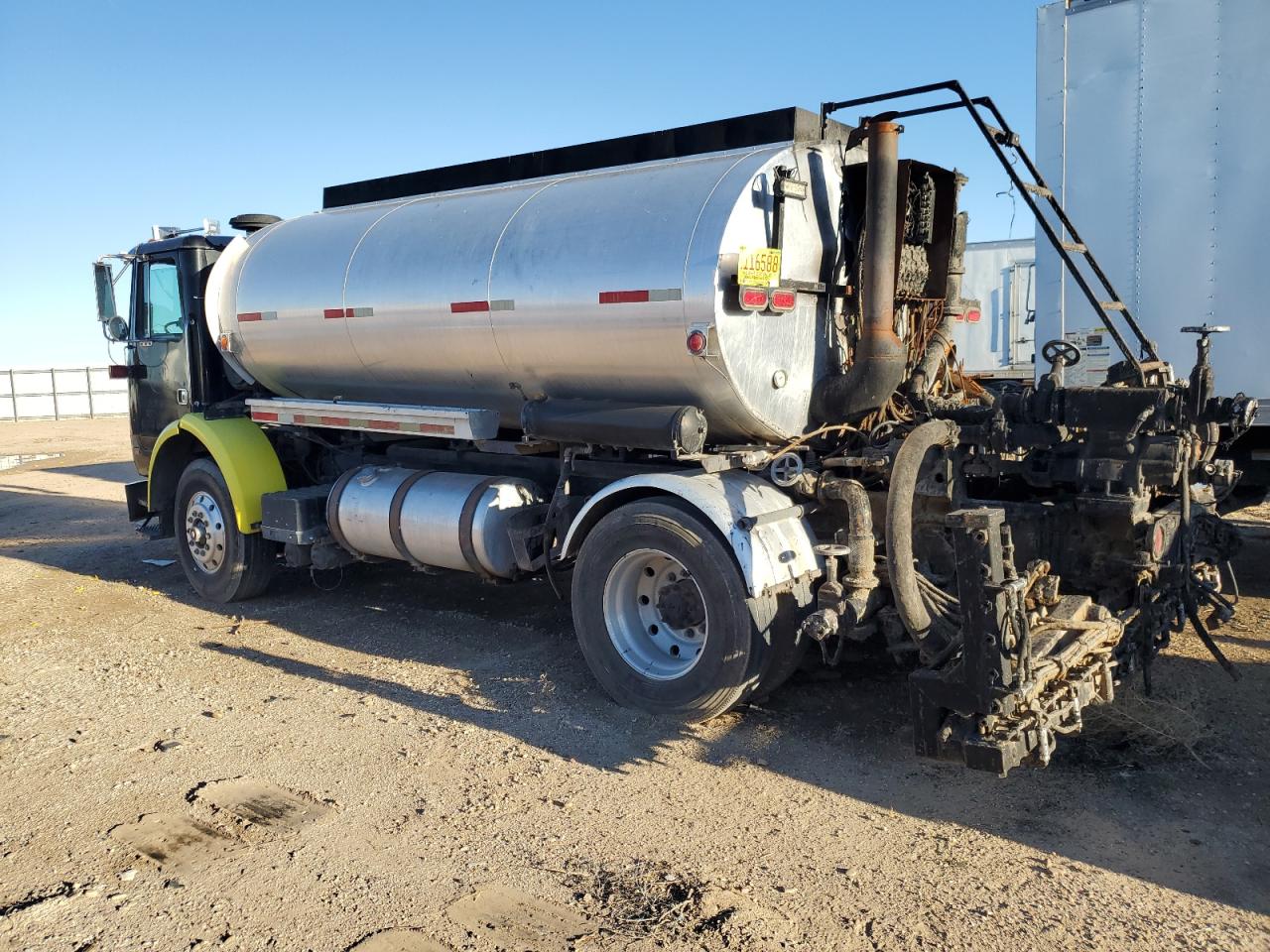 Изображение 3 2000 VOLVO XPEDITOR WX 2000 с VIN 4V2D32UE9YN234255