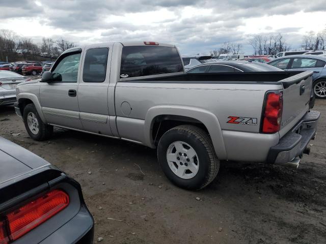 Obraz 2 z 2005 CHEVROLET SILVERADO K1500 2005 z VIN 2GCEK19B351107937