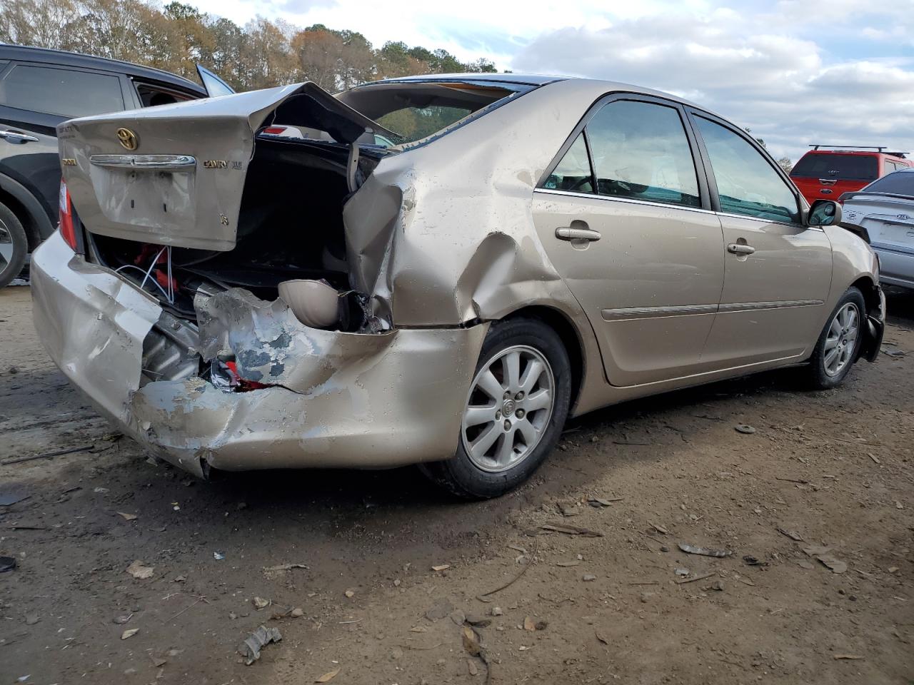 Image 3 of 2002 TOYOTA CAMRY LE 2002 with VIN 4T1BF30K22U018436