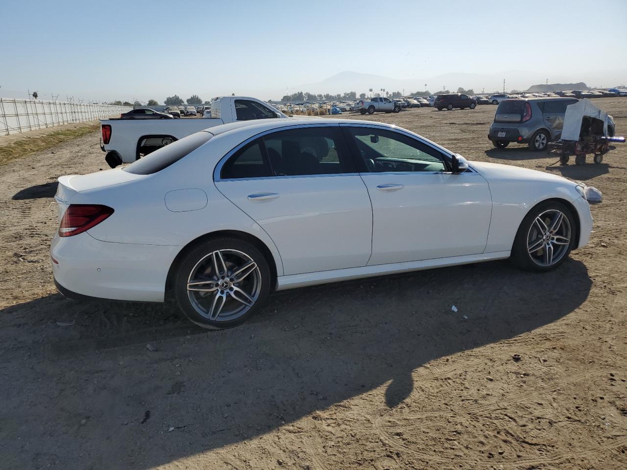 Изображение 3 2018 MERCEDES-BENZ E 300 2018 с VIN WDDZF4JB2JA391019