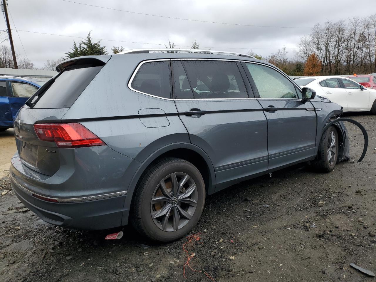 Image 3 of 2022 VOLKSWAGEN TIGUAN SE 2022 with VIN 3VV2B7AX8NM127642