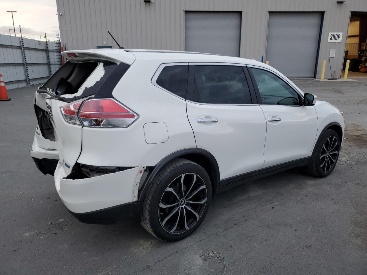 Image 3 of 2014 NISSAN ROGUE S 2014 with VIN 5N1AT2MT7EC758950