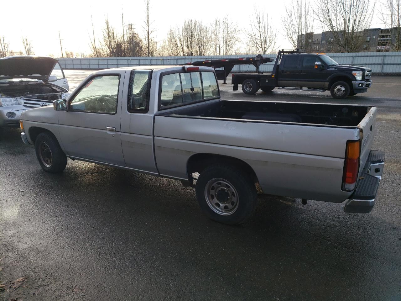 Image 2 of 1994 NISSAN TRUCK KING CAB XE 1994 with VIN 1N6SD16S9RC367032