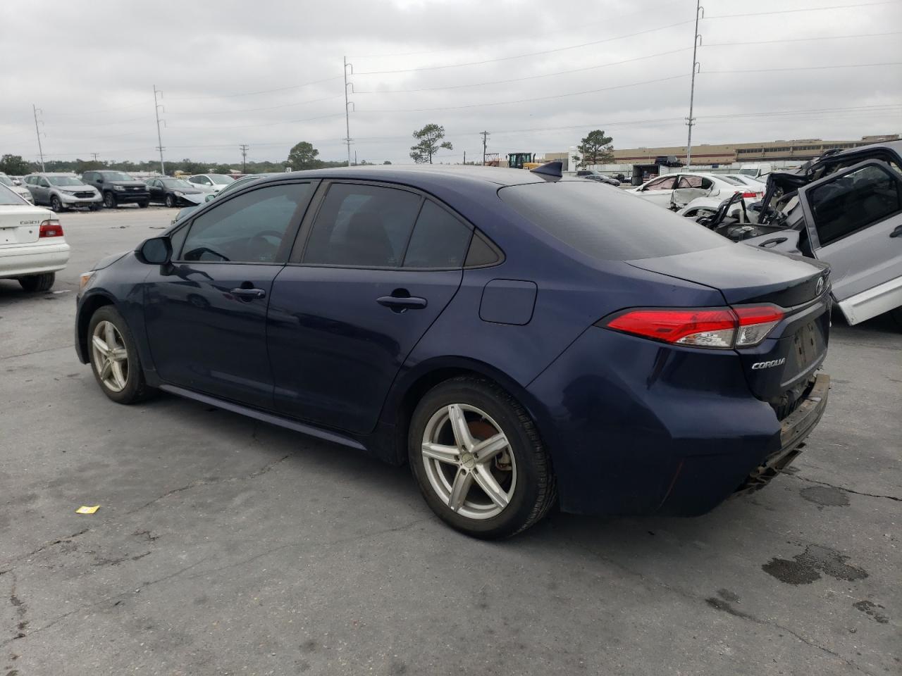 Obraz 2 z 2020 TOYOTA COROLLA LE 2020 z VIN 5YFEPRAEXLP079624