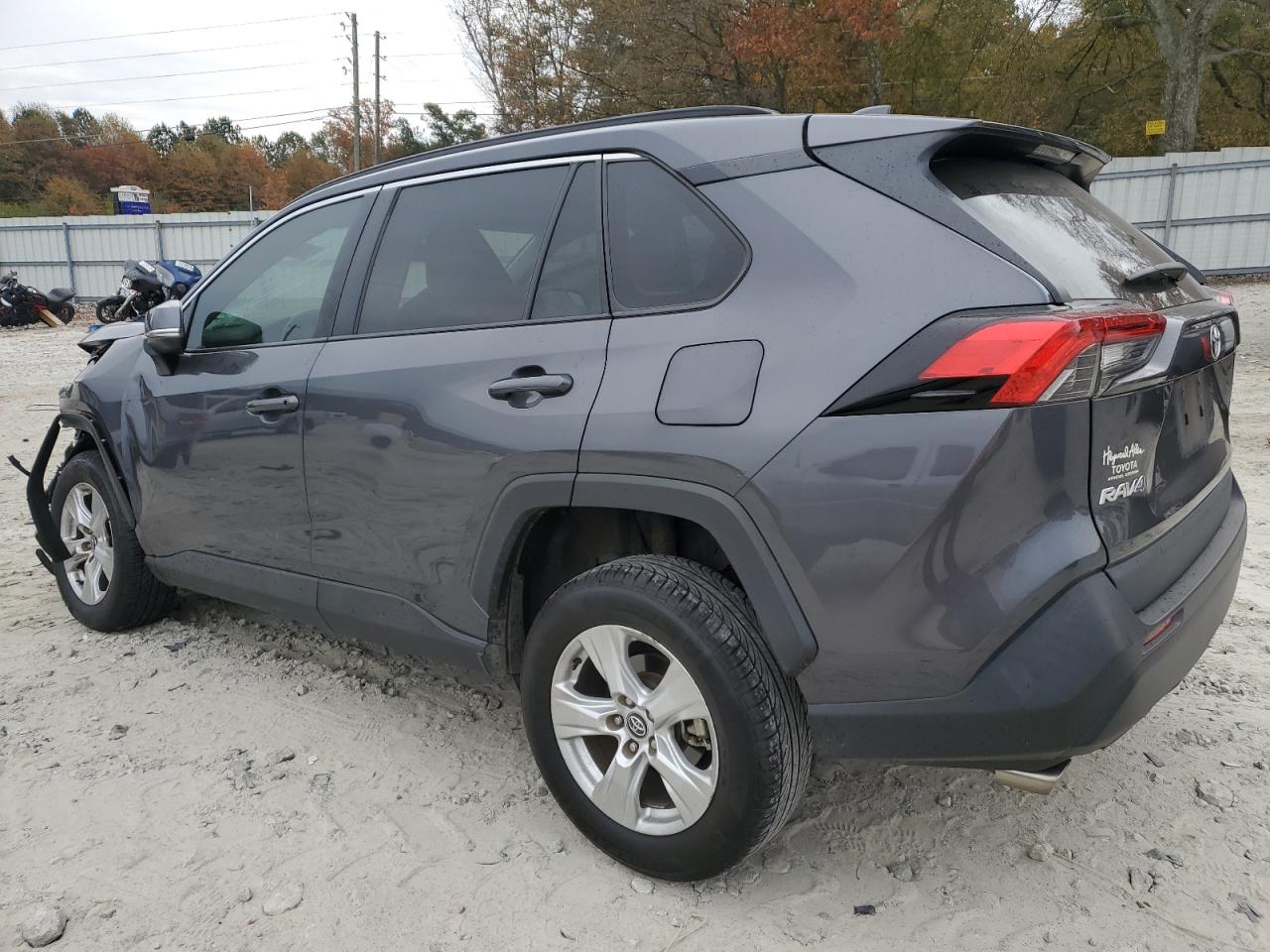 Image 2 of 2020 TOYOTA RAV4 XLE 2020 with VIN 2T3W1RFV3LW096107