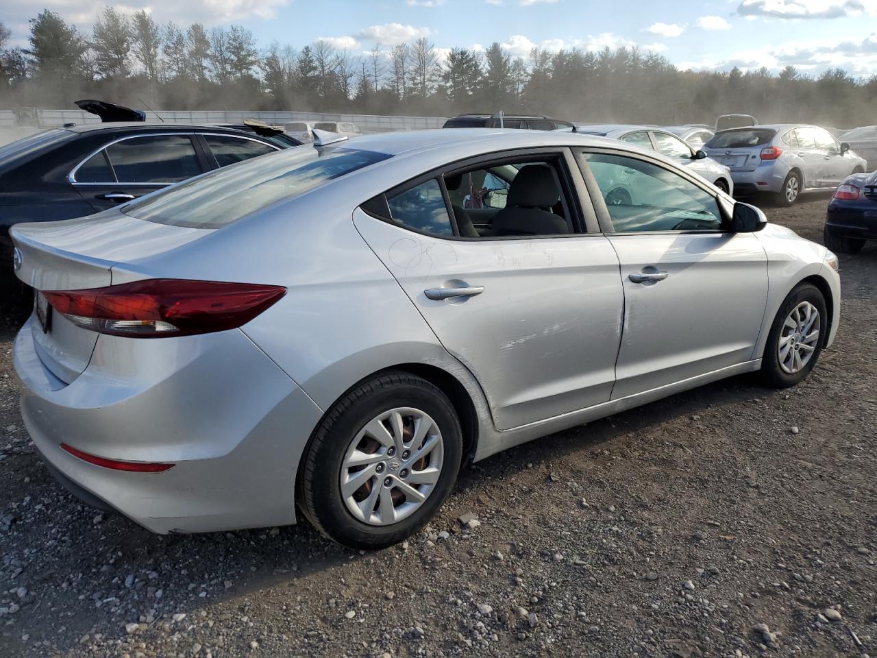 Obraz 3 z 2017 HYUNDAI ELANTRA SE 2017 z VIN 5NPD74LFXHH126997