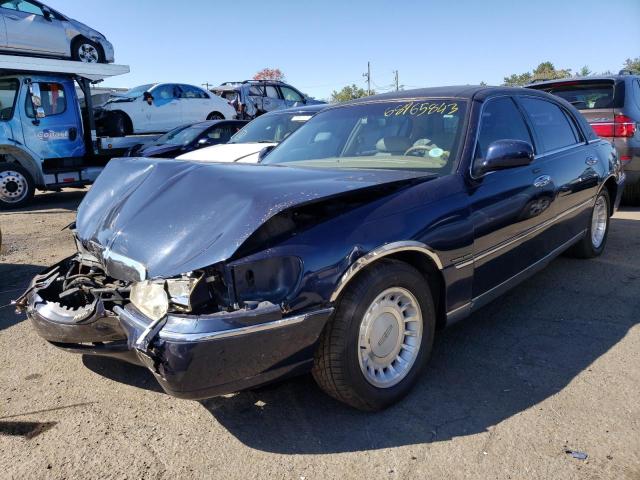 Image 1 of 2001 LINCOLN TOWN CAR EXECUTIVE 2001 with VIN 1LNHM81W01Y669554