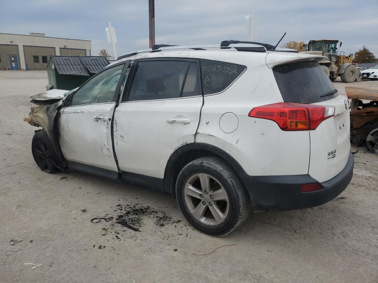 Изображение 2 2013 TOYOTA RAV4 XLE 2013 с VIN JTMRFREV3D5006382