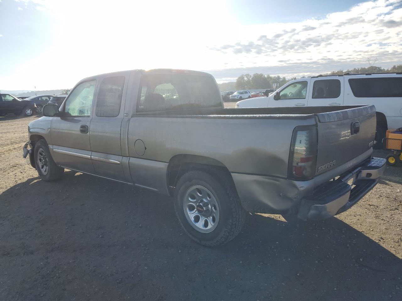 Obraz 2 z 2006 GMC NEW SIERRA C1500 2006 z VIN 1GTEC19V66Z186374