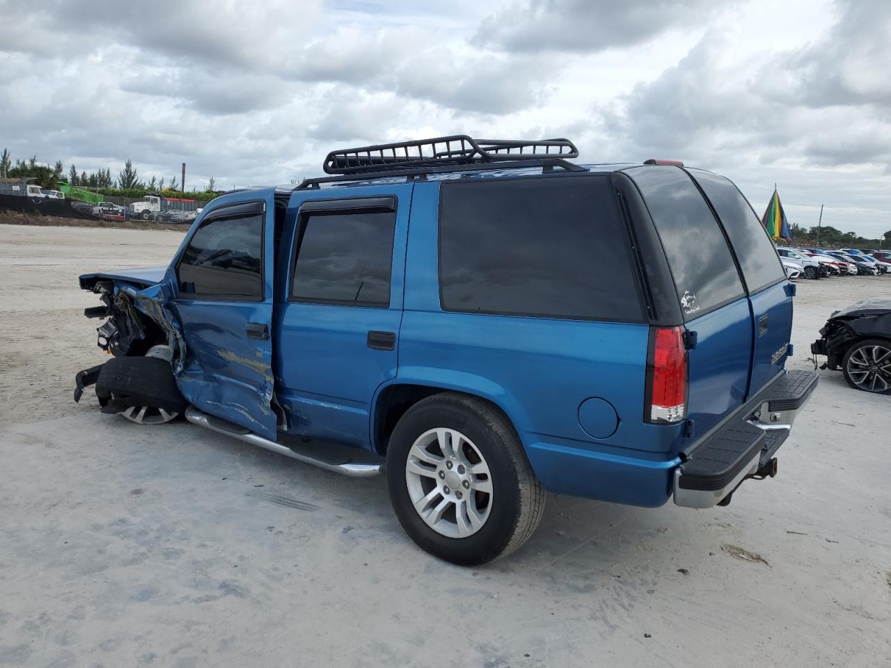 Obraz 2 z 1996 CHEVROLET TAHOE K1500 1996 z VIN 1GNEK13R0TJ417771