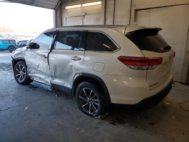 Image 2 of 2019 TOYOTA HIGHLANDER SE 2019 with VIN 5TDJZRFH0KS565277