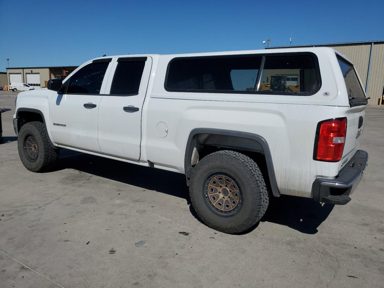 Image 2 of 2017 GMC SIERRA C1500 2017 with VIN 1GTR1LEH6HZ250015