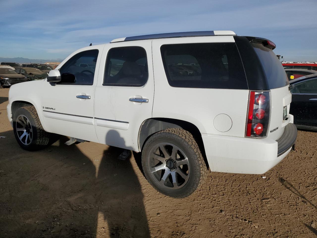 Obraz 2 z 2007 GMC YUKON DENALI 2007 z VIN 1GKFK63817J353462