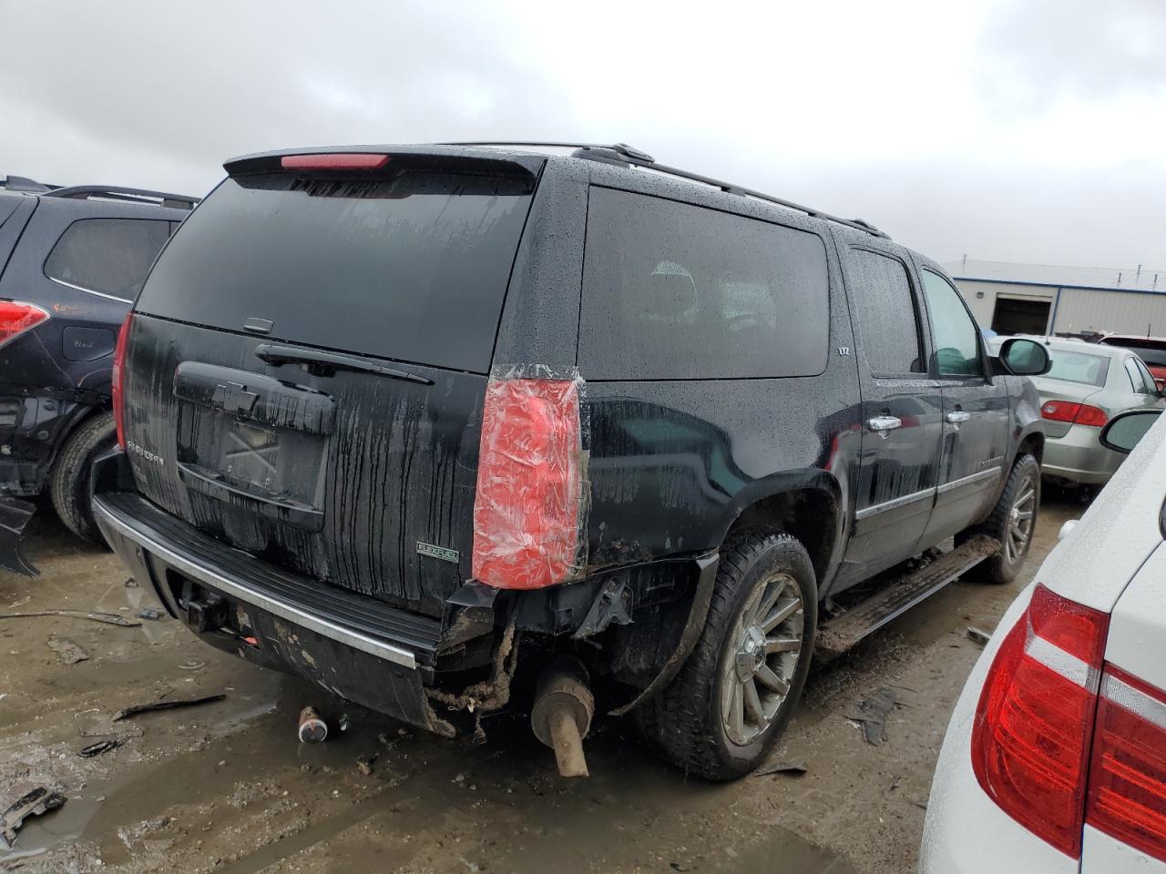 Obraz 3 z 2011 CHEVROLET SUBURBAN K1500 LTZ 2011 z VIN 1GNSKKE37BR206052