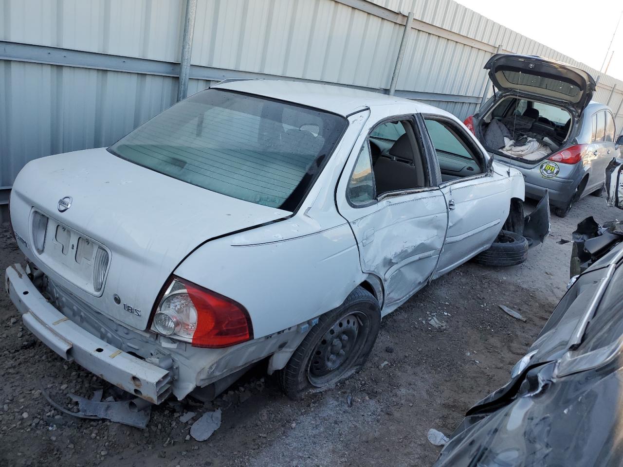 Image 3 of 2004 NISSAN SENTRA 1.8 2004 with VIN 3N1CB51D04L900155