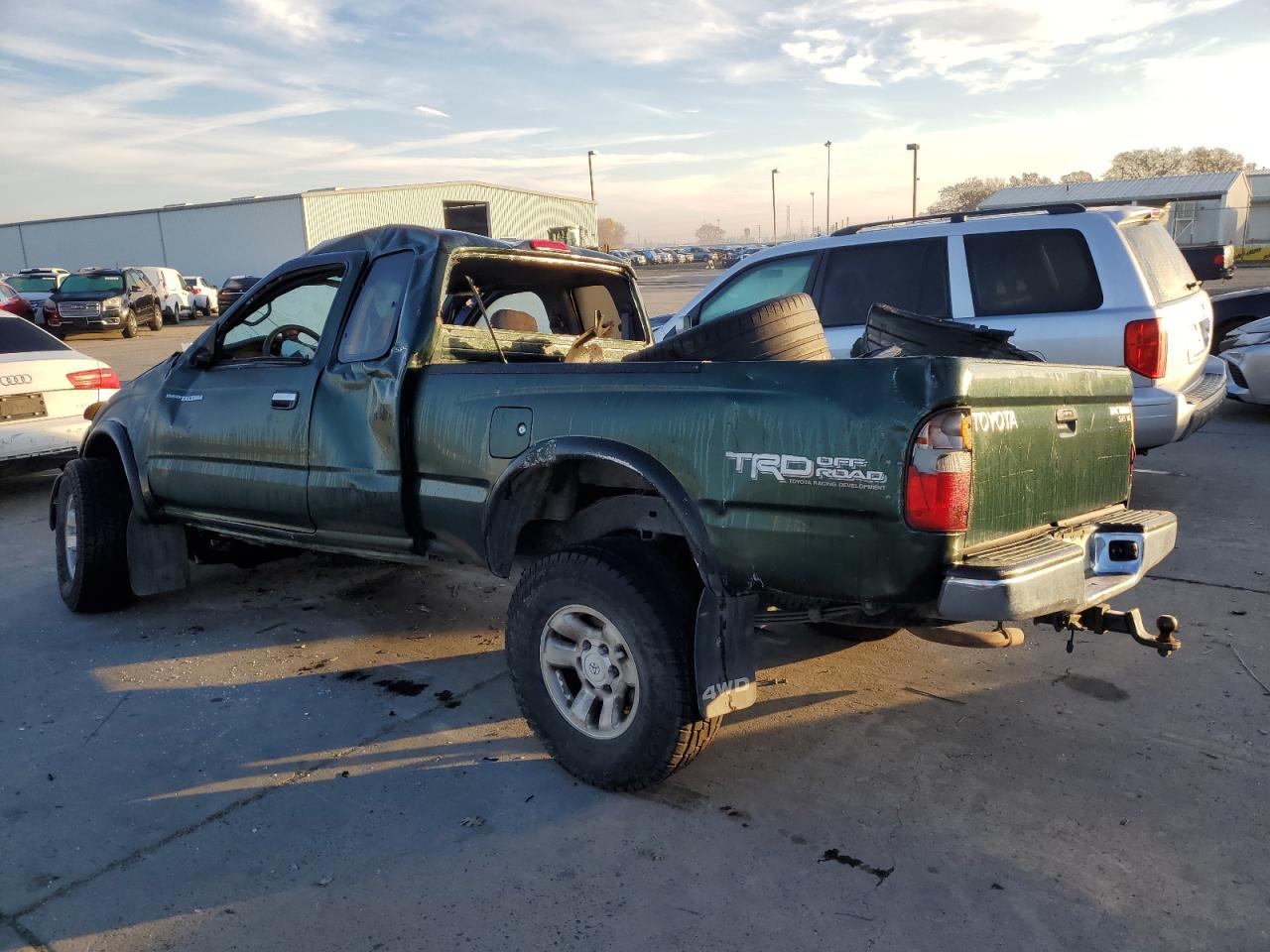 Изображение 2 2000 TOYOTA TACOMA XTRACAB 2000 с VIN 4TAWN72N9YZ662563