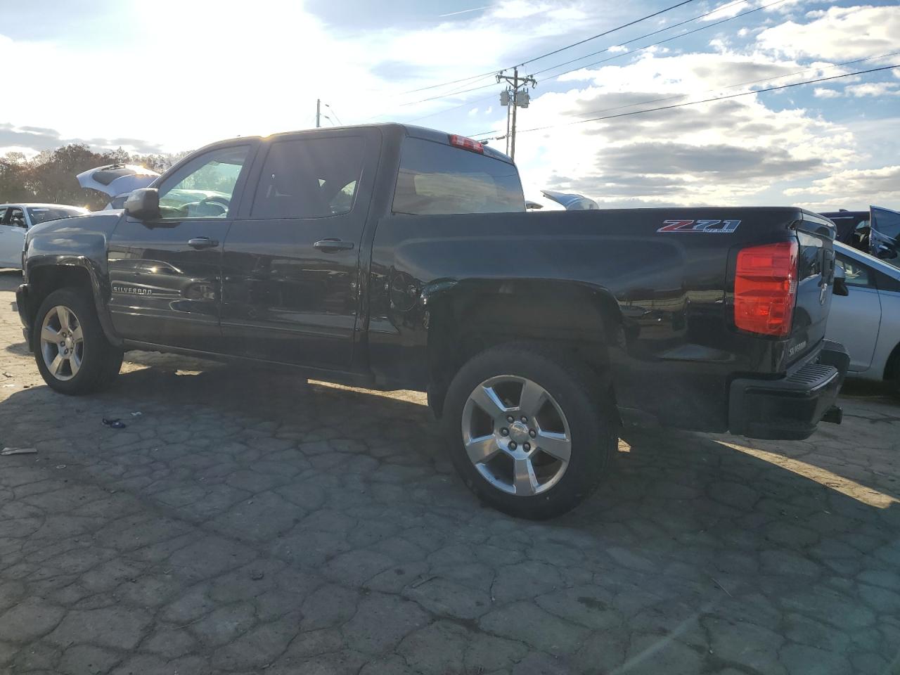 Obraz 2 z 2017 CHEVROLET SILVERADO K1500 LT 2017 z VIN 3GCUKREC9HG330956