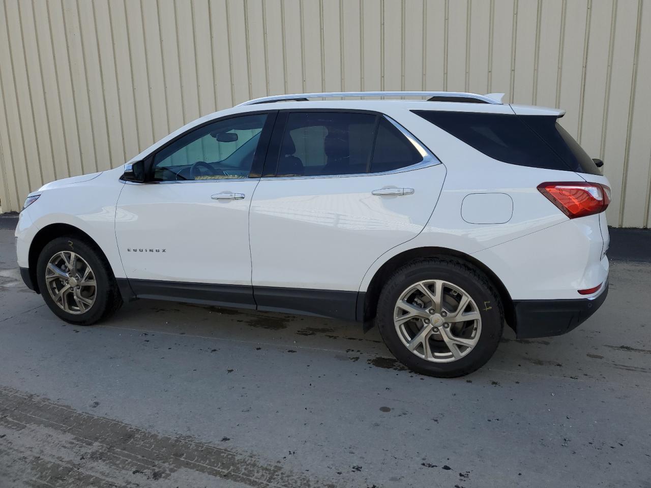Image 2 of 2019 CHEVROLET EQUINOX PREMIER 2019 with VIN 2GNAXNEV7K6208332