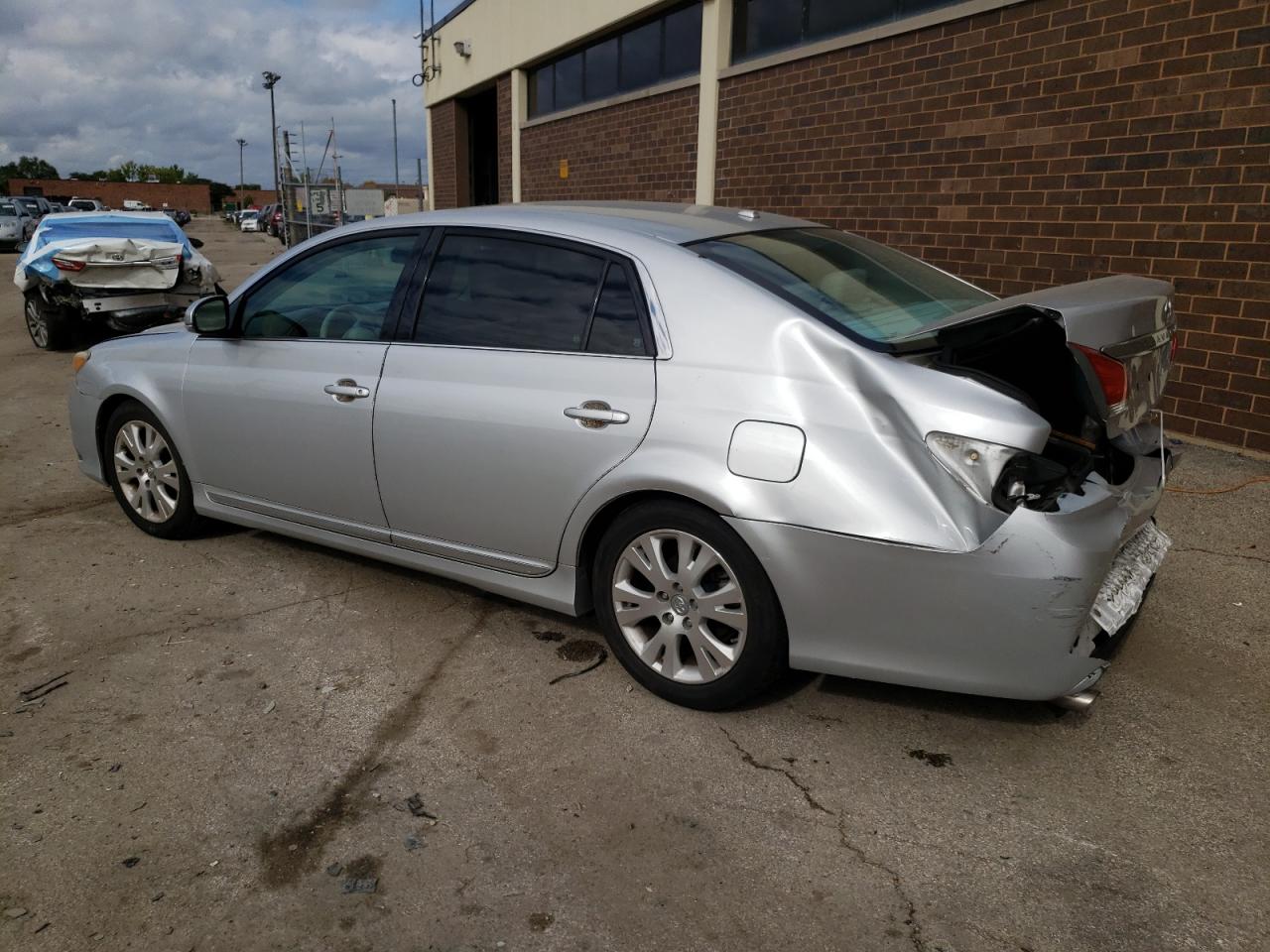 Image 2 of 2012 TOYOTA AVALON BASE 2012 with VIN 4T1BK3DBXCU473042
