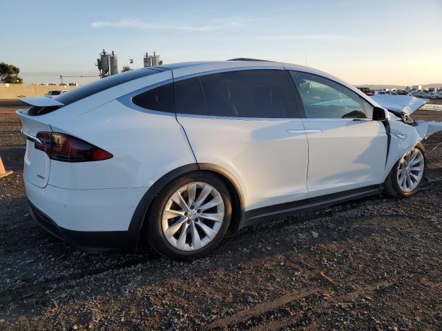 Изображение 3 2016 TESLA MODEL X  2016 с VIN 5YJXCAE42GF000245