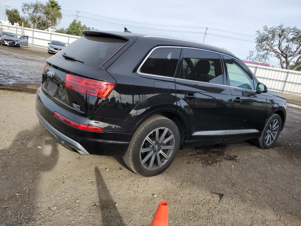 Obraz 3 z 2017 AUDI Q7 PREMIUM PLUS 2017 z VIN WA1LAAF70HD006447