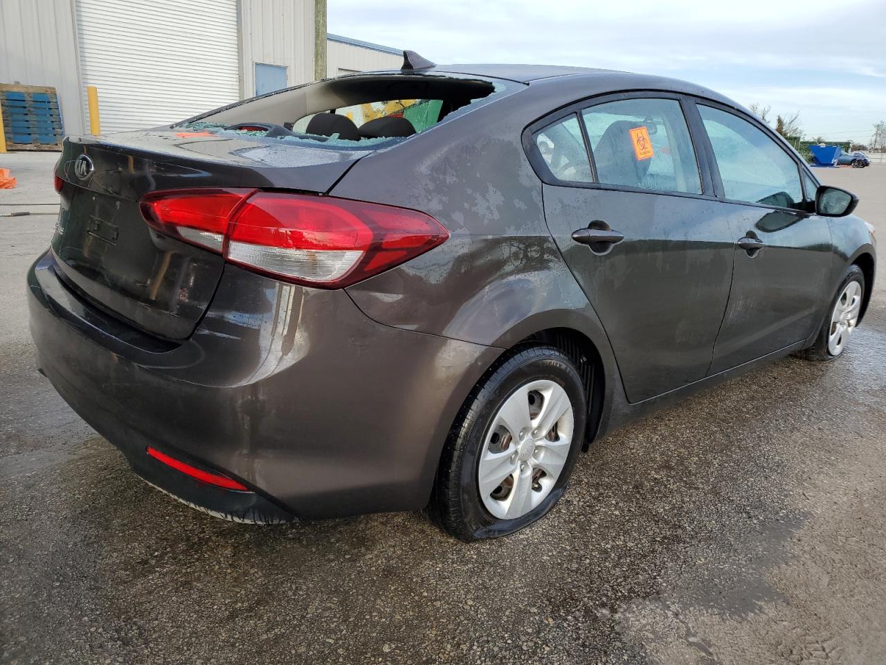 Image 3 of 2017 KIA FORTE LX 2017 with VIN 3KPFK4A72HE078323