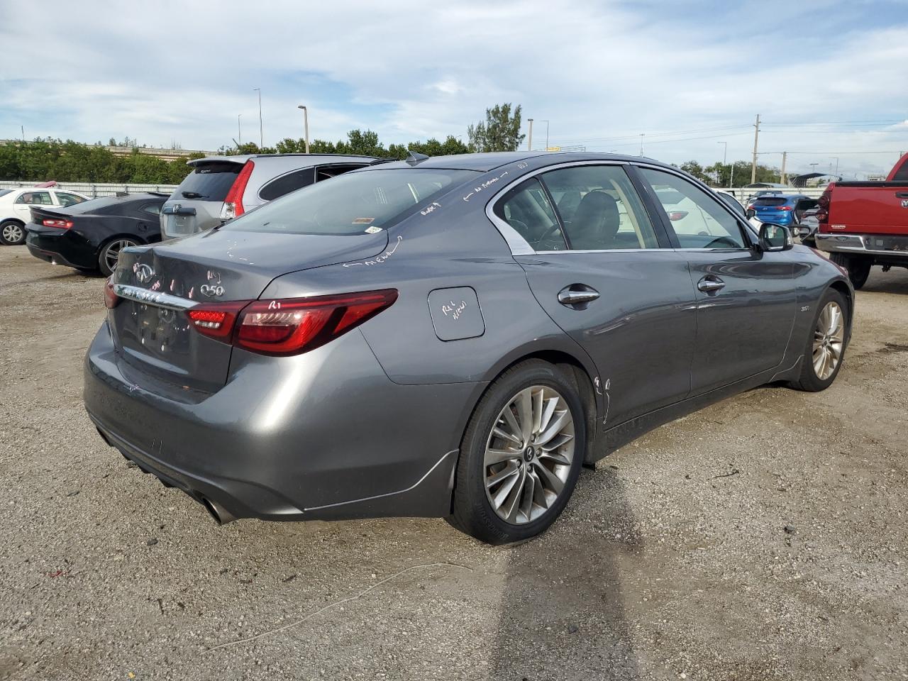 Obraz 3 z 2019 INFINITI Q50 LUXE 2019 z VIN JN1EV7AP4KM513178