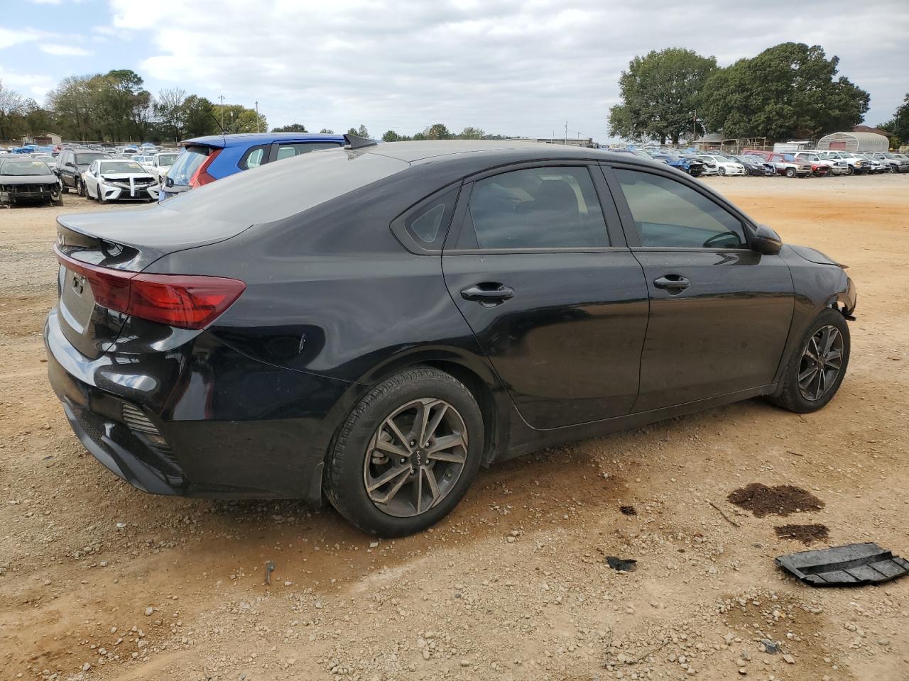 Изображение 3 2022 KIA FORTE FE 2022 с VIN 3KPF24AD2NE417471