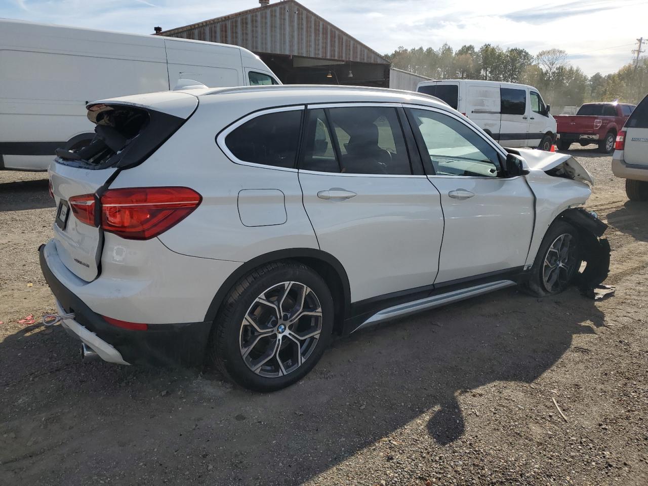 Image 3 of 2022 BMW X1 SDRIVE28I 2022 with VIN WBXJG7C0XN5V30610