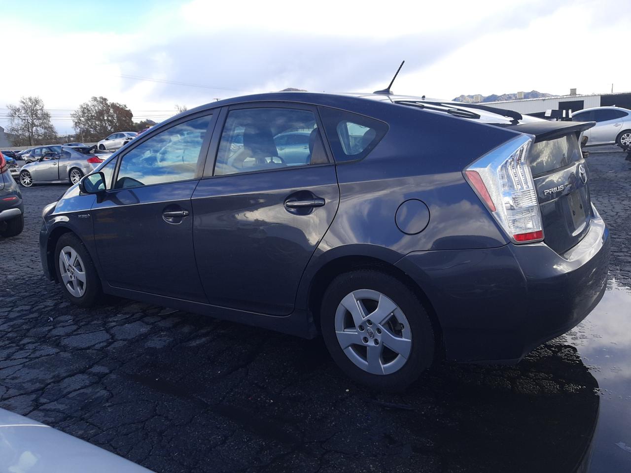 Image 2 of 2011 TOYOTA PRIUS  2011 with VIN JTDKN3DU1B0298411