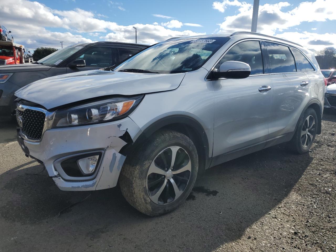 Image 1 of 2018 KIA SORENTO EX 2018 with VIN 5XYPHDA56JG402237