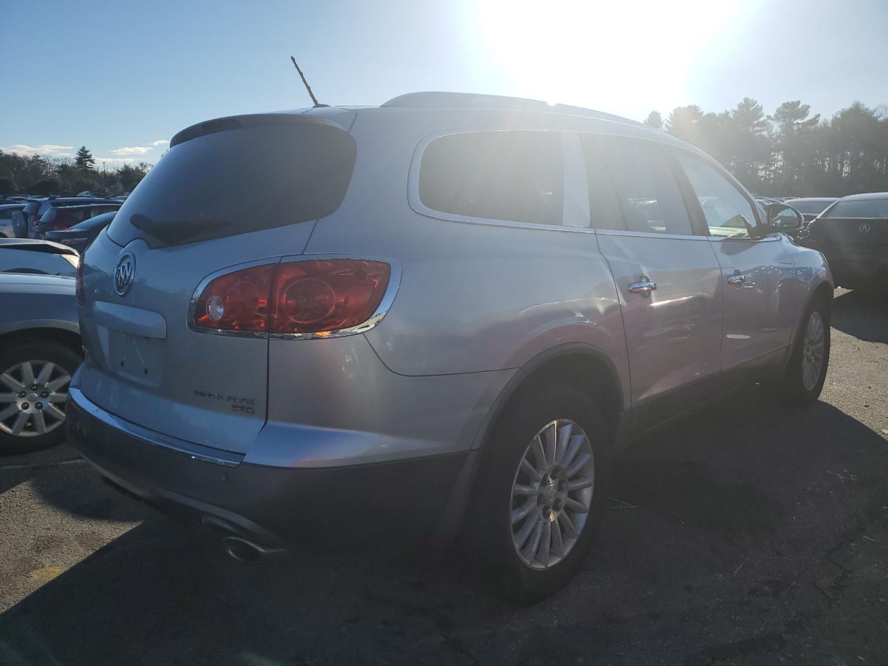 Image 3 of 2010 BUICK ENCLAVE CXL 2010 with VIN 5GALVBED8AJ183831