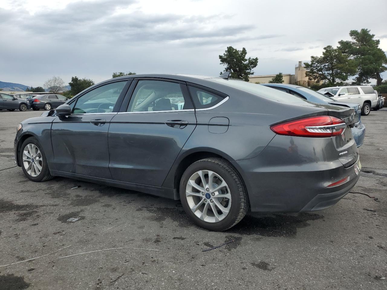 Image 2 of 2020 FORD FUSION SE 2020 with VIN 3FA6P0LU0LR114594