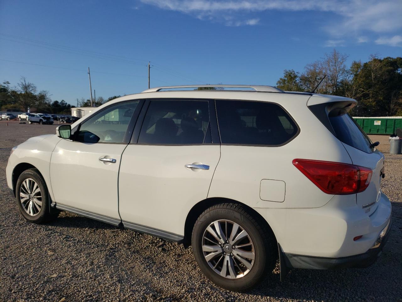 Image 2 of 2018 NISSAN PATHFINDER S 2018 with VIN 5N1DR2MNXJC624456