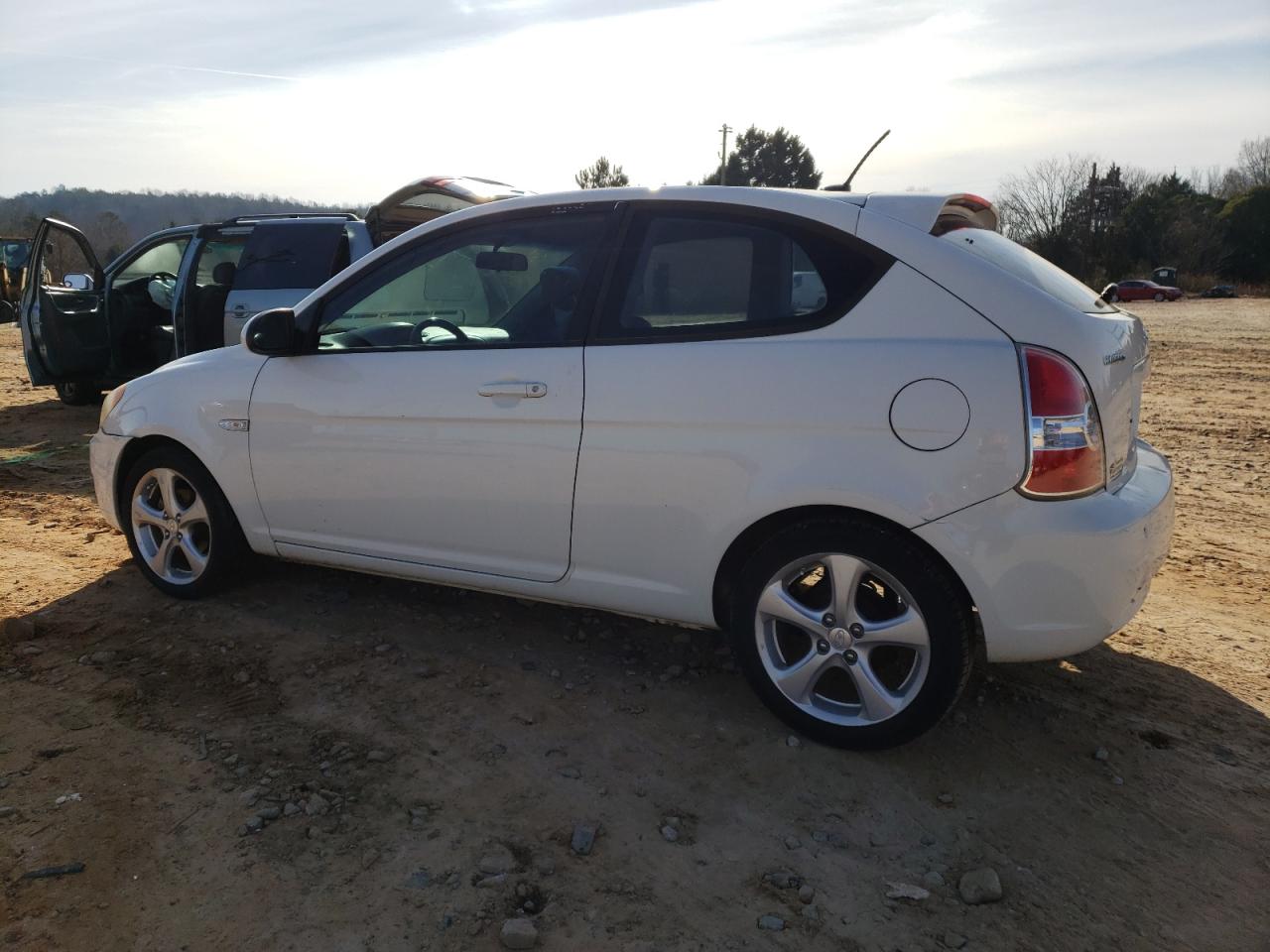 Image 2 of 2008 HYUNDAI ACCENT SE 2008 with VIN KMHCN36C68U079448