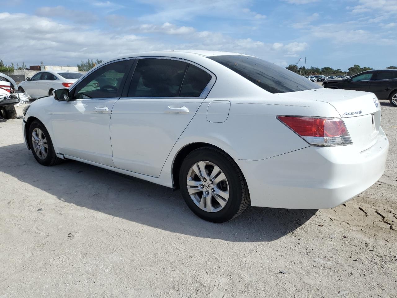 Изображение 2 2009 HONDA ACCORD LXP 2009 с VIN 1HGCP26479A149402