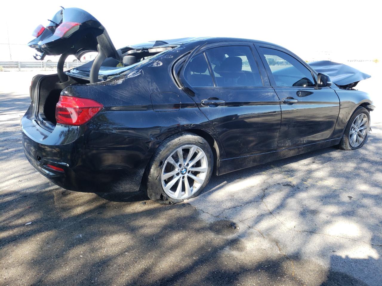 Obraz 3 z 2016 BMW 320 I 2016 z VIN WBA8E1G58GNU11295