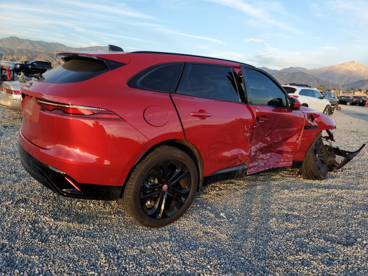 Изображение 3 2023 JAGUAR F-PACE S 2023 с VIN SADCJ2EX9PA707649