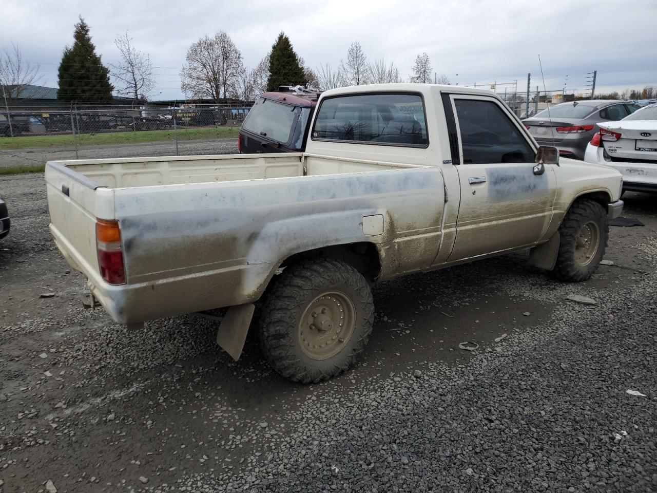 Image 3 of 1988 TOYOTA PICKUP 1/2 TON RN50 1988 with VIN JT4RN50R2J5143623