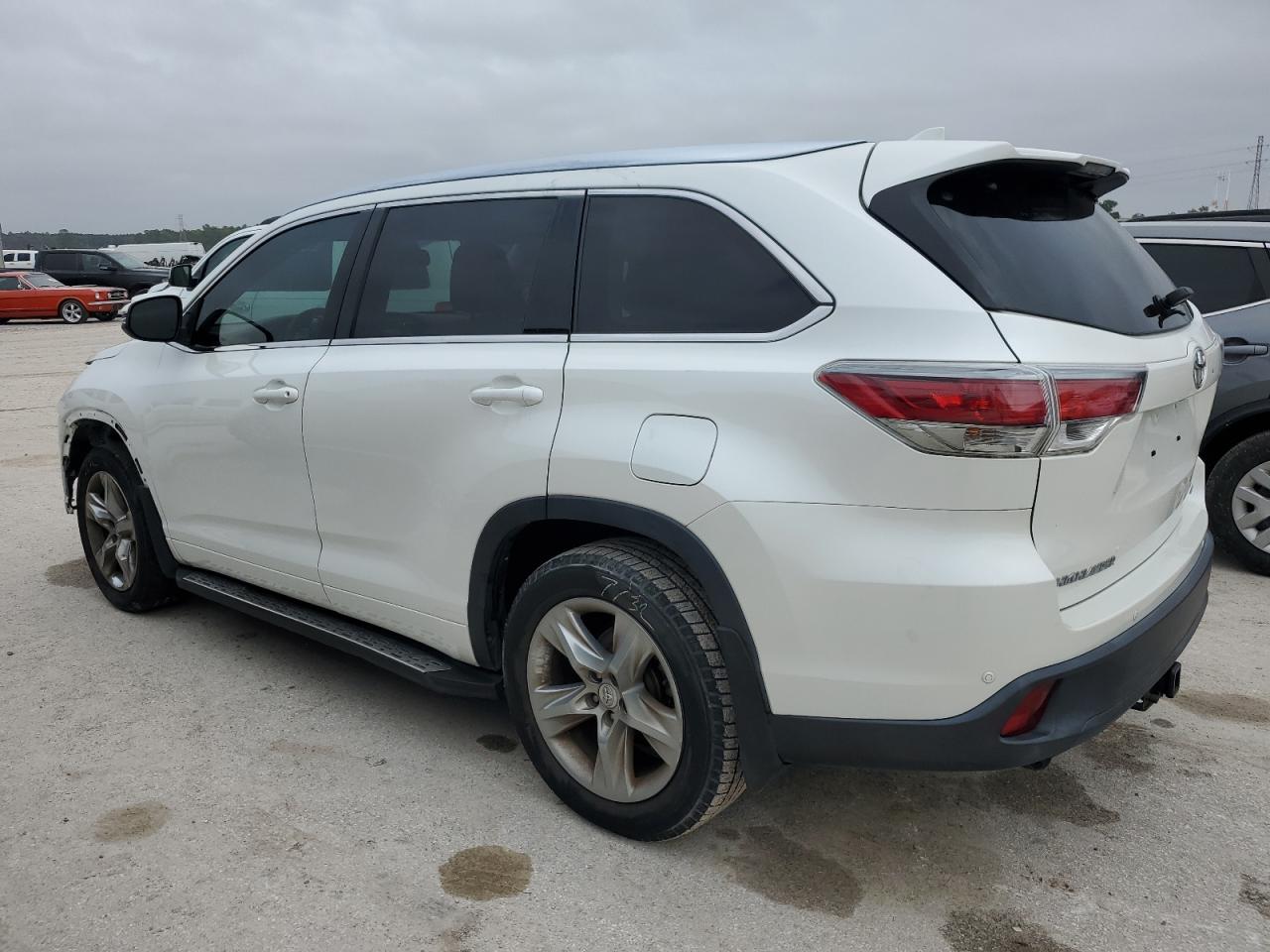 Изображение 2 2015 TOYOTA HIGHLANDER LIMITED 2015 с VIN 5TDYKRFH1FS050698