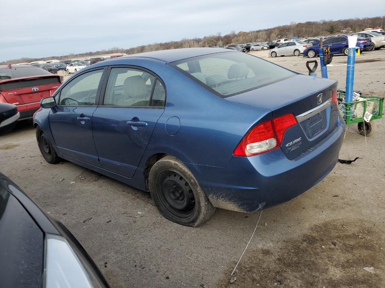 Изображение 2 2011 HONDA CIVIC LX 2011 с VIN 2HGFA1F57BH541935
