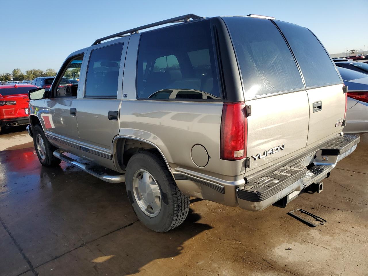 Obraz 2 z 1998 GMC YUKON  1998 z VIN 1GKEK13R2WJ736364