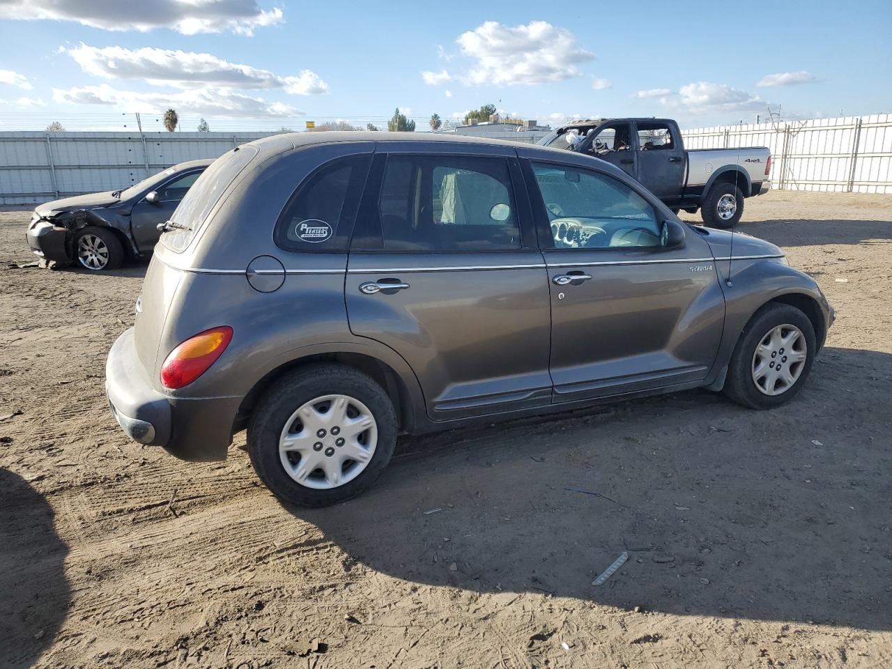Obraz 3 z 2002 CHRYSLER PT CRUISER CLASSIC 2002 z VIN 3C4FY48B22T370128